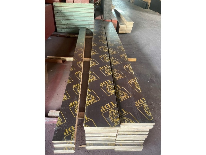 Cốp pha phim 4 mét: quy cách 150–700 mm, giá và cách chọn cho cột, dầm