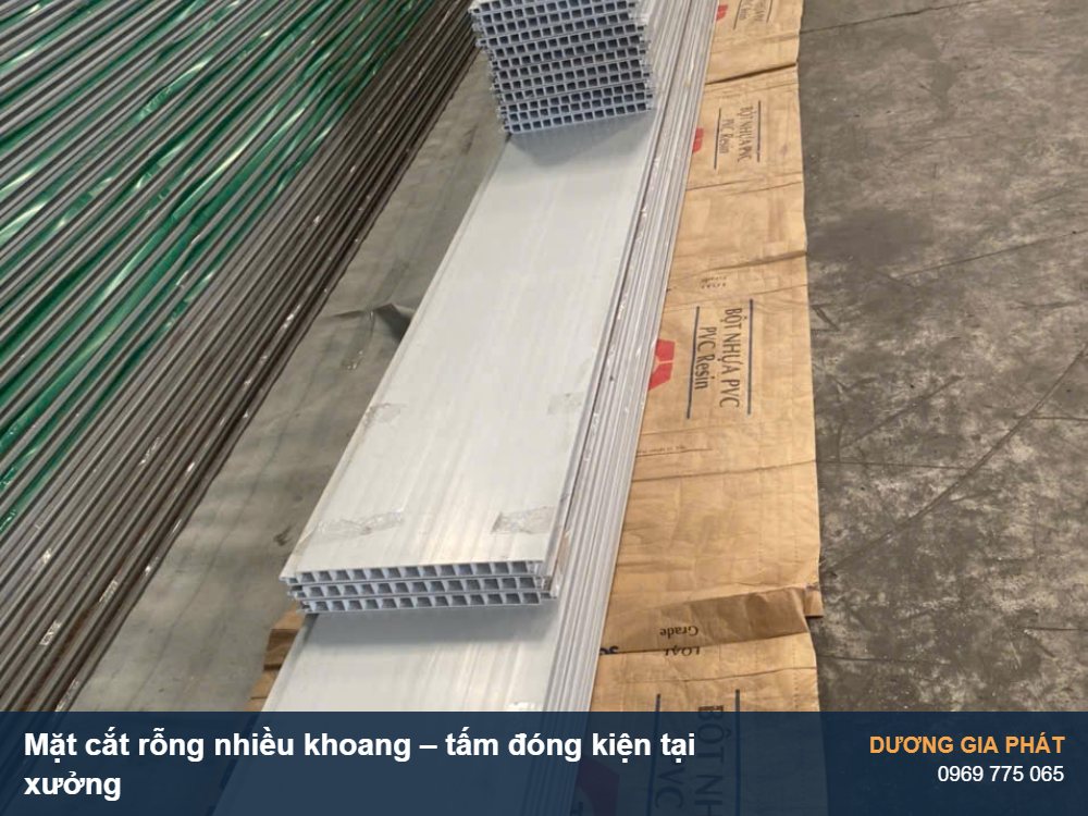 Mặt cắt rỗng nhiều khoang của sàn nhựa chịu lực, tấm đóng kiện tại xưởng